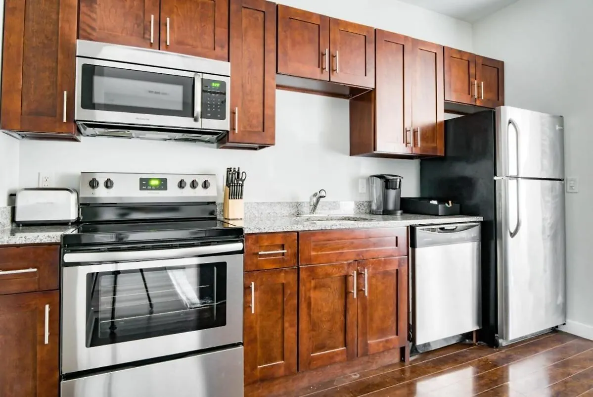 Апартаменты Two Cozysuites Charming Music Row Condos W Parking Нэшвилл